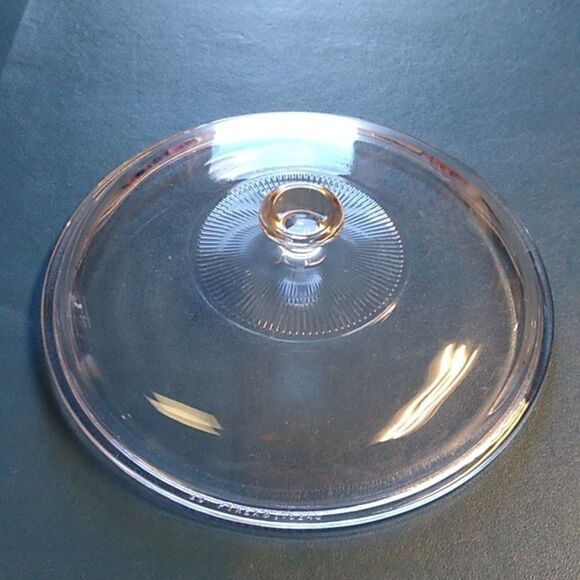 Pyrex 6240 Clear Glass Round Cover Cottagecore Grandmacore Bake ware - Picture 2 of 5
